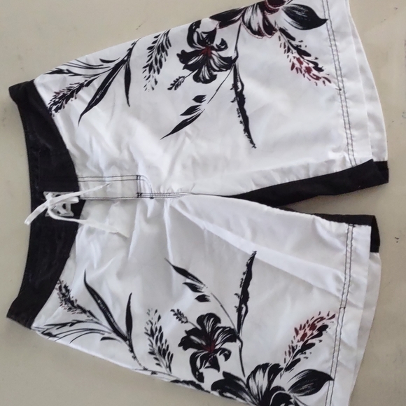 Billabong black and white floral board shorts